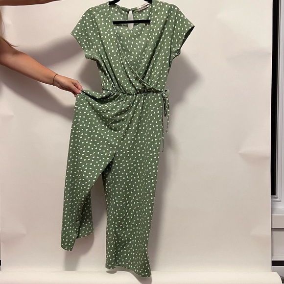 Crossover polka dot jumpsuit - Picture 4 of 5